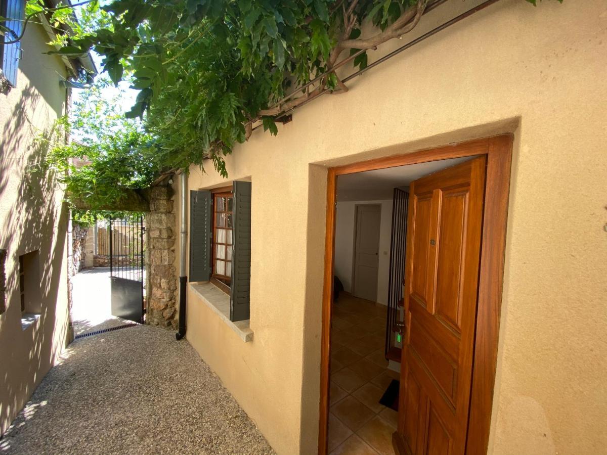 Auberge De La Tour De Brison Sanilhac  Δωμάτιο φωτογραφία