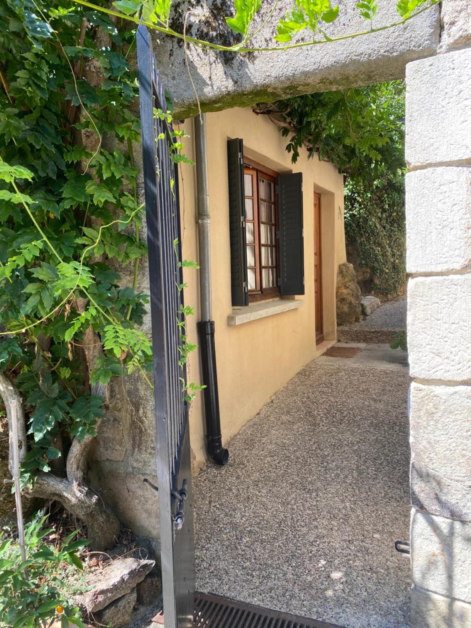 Auberge De La Tour De Brison Sanilhac  Δωμάτιο φωτογραφία